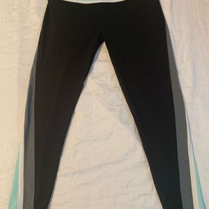 Dicks Sporting Goods (DSG) Cropped Active Leggings